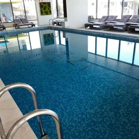 Blaxy - Pool & 50m De Plaja *