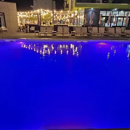 Blaxy - Pool & 50m De Plaja Appartamento Năvodari