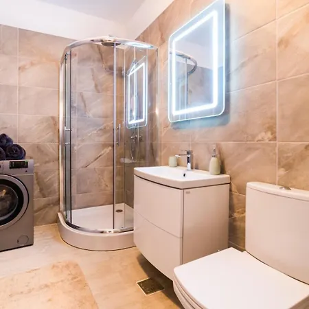 Appartement Blaxy - Pool & 50m De Plaja Năvodari