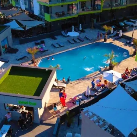 Blaxy - Pool & 50m De Plaja *
