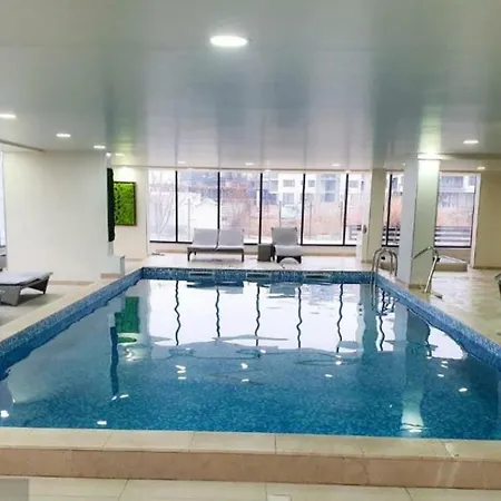 Blaxy - Pool & 50m De Plaja Năvodari