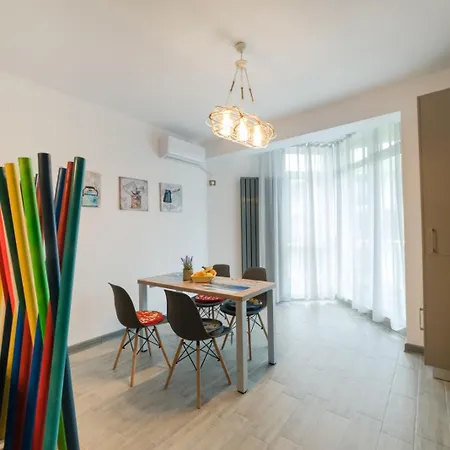 Blaxy - Pool & 50m De Plaja Appartement